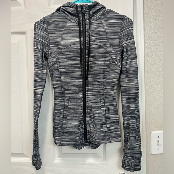 Lululemon Define Jacket - Picture 4 of 4
